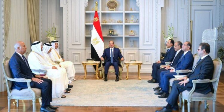 السيسي ورئيس وزراء قطر يبحثان الاستثمارات ووقف حرب غزة وحماية استقرار المنطقة