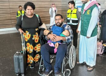 وصول التوأم الملتصق الفيجي “جيسيبيل وديسيسيا”إلى الرياض