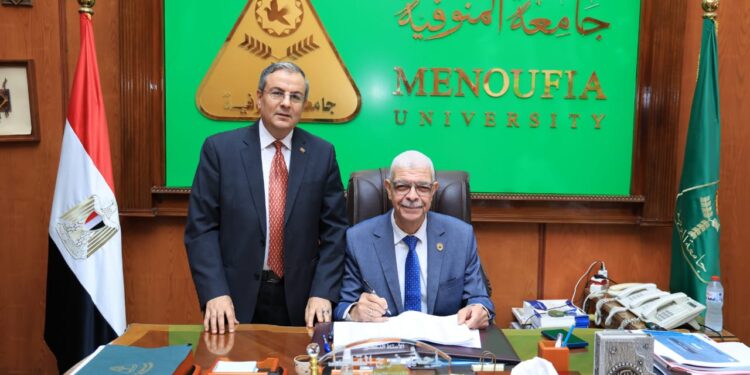 رئيس جامعة المنوفية يعتمد نتيجة الفرقة الرابعة بكلية التربية بنسبة نجاح 81.44% ويؤكد: إعداد معلم متميز يمثل أولوية في استراتيجية الجامعة