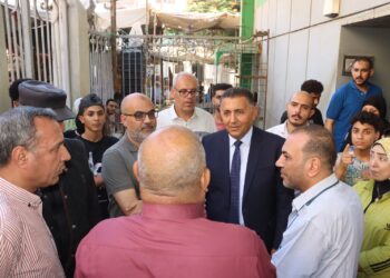 محافظ القليوبية يتفقد سوق شارع الجسر الغربي بمدينة الخصوص ويبحث إنشاء سوق حضاري لاستيعاب الباعة الجائلين