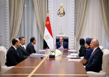 الرئيس السيسي يجتمع بمدينة العلمين اليوم، مع مصطفى مدبولي و وزيرة التضامن الاجتماعي ووزير التموين والتجارة الداخلية، ووزير الزراعة