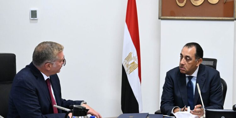 ماذا حدث فى لقاء رئيس الوزراء مع وزير البترول اليوم ؟