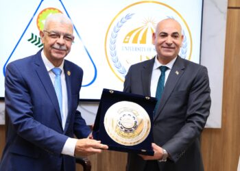 جامعة المنوفية تعزز شراكاتها الاستراتيجية..رئيس الجامعة يوقع بروتوكول تعاون مع جامعتي مدينة السادات الحكومية والأهلية لتقديم خدمات طبية متكاملة