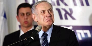 نتنياهو يعتمد خطة لإنهاء الاعتماد على العمالة الفلسطينية.. 50 ألف عامل أجنبي بديلًا في البناء والصناعة