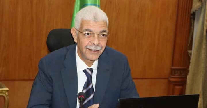 إقبال متزايد على مكتب التنسيق الإلكتروني بجامعة المنوفية.. ورئيس الجامعة يؤكد تقديم الدعم الكامل للطلاب