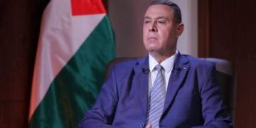 رحيل السفير دياب اللوح.. فلسطين تودّع أحد أبرز أصواتها الدبلوماسية في القاهرة