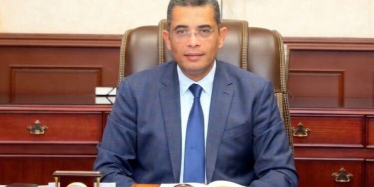محافظ البحر الأحمر يعلن توفير 5 منح دراسية كاملة بالجامعة المصرية اليابانية لأبناء حلايب وشلاتين