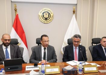 وزيرا التموين والاتصالات وتكنولوجيا المعلومات يعقدان اجتماعا لمتابعة منظومة كارت الخدمات الحكومية الموحد
