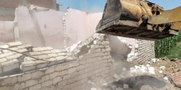 تنفيذا لتوجيهات محافظ المنوفية ازالات فورية لحالات تعدي علي الاراضي الزراعية والبناء المخالف بشبين الكوم والشهداء ومنوف والباجور