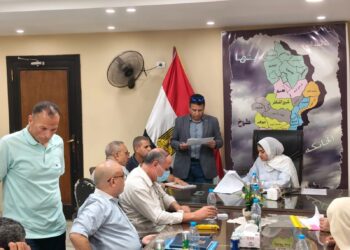 محافظ القليوبية يوجه نائبه ببحث مطالب المواطنين خلال اللقاء الجماهيري بشبين القناطر