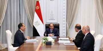 الرئيس السيسي: يوجه بضرورة تنمية التصنيع المحلى فى صناعات الرمال السوداء