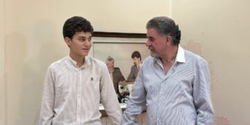 مفوضية العلاقات الوطنية في حركة فتح تكرم الطالب الفلسطيني محمد السباعي الأول على سوريا في الثانوية العامة