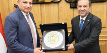 محافظ المنوفية ورئيس صندوق التنمية الحضرية يوقعان بروتوكول تعاون لتنفيذ مشروعات عمرانية واستثمارية وتطوير المناطق غير المخططة بالمحافظة