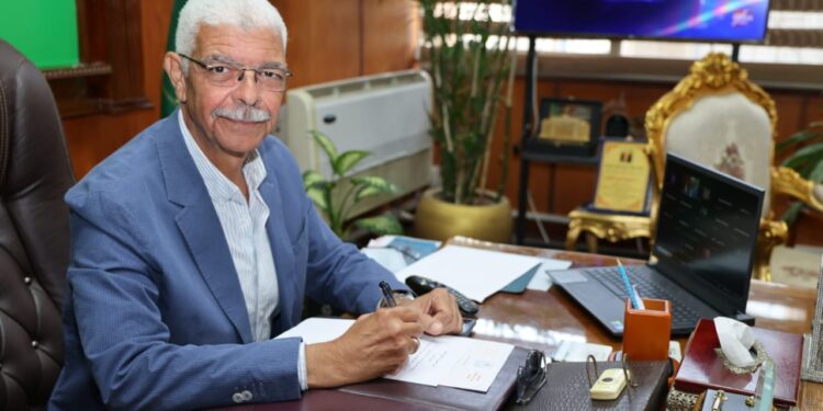 رئيس جامعة المنوفية يترأس اجتماع لجنة مجلس العمداء لمتابعة ملفات التطوير وتعزيز منظومة العمل الجامعي