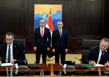 وزير العدل و الإستثمار والتجارة الخارجية يشهدان توقيع بروتوكول تعاون بين الوزارتين لتبسيط الإجراءات والتيسير على المستثمرين ورقمنة الخدمات