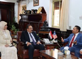 جامعة الإسكندرية تبحث مستجدات فرع كوالالمبور مع سفير ماليزيا