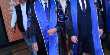 محافظ سوهاج ورئيس الجامعة يشهدان حفل تخرج كلية الصيدلة.. والنعماني يزف بشرى للخريجين