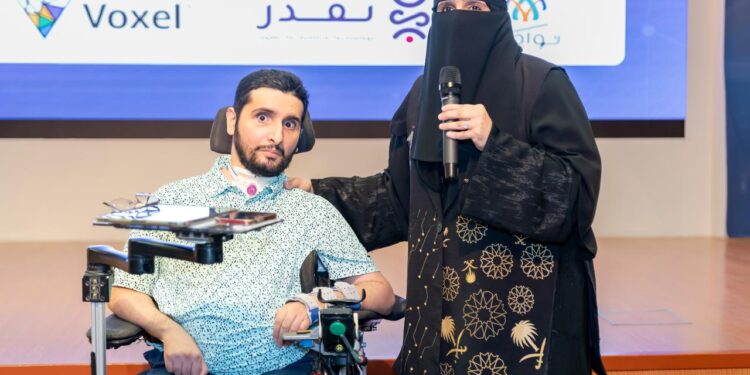 في ليلة استثنائية أقامت جمعية تواصل للتقنيات المساعدة حفل “معا نمكن ” في مركز الملك سلمان الاجتماعي بحضور كبير من المختصين