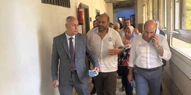 وكيل وزارة صحة القليوبية يتفقد مستشفى 23 يوليو للأمراض الصدرية ويدعم التوسع في خدمات جراحات الصدر