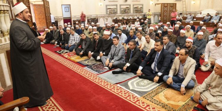 بالصور.. محافظ المنوفية يشهد إحتفالية مديرية الأوقاف بذكرى المولد النبوي الشريف بمسجد الرؤوف الرحيم بشبين الكوم ويهنئ أبناء المحافظة