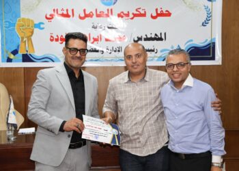 رئيس مياه القليوبية يكرم الأمهات المثاليات والعاملين المثاليين بشركة مياه القليوبية