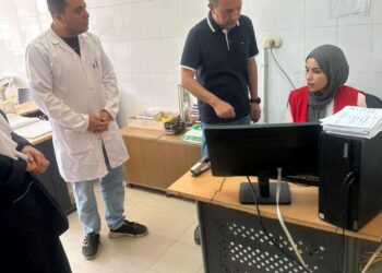 محافظ المنوفية يفاجئ عيادة التأمين الصحي بمدينة السادات لمتابعة انتظام سير العمل ويوجه بحصر شامل للأدوية والدفع بكافة النواقص غداً