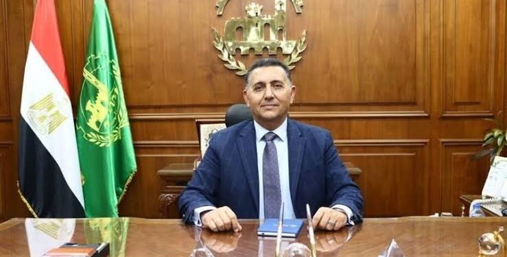 محافظ القليوبية يتابع أعمال إصلاح كسر خط المياه الناقل بقطر 800 مم بقليوب ويوجه بسرعة الانتهاء من الأعمال