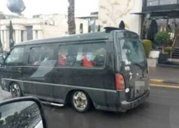 4 ساعات داخل حافلة مغلقة.. تفاصيل رحلة طفل أردني “إلى الموت”
