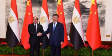 السيسي يستقبل شي جينبينج في القاهرة.. تعزيز الشراكة الاستراتيجية ومباحثات حول قضايا المنطقة والعالم