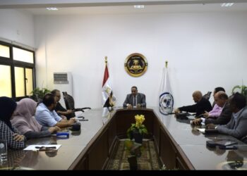 اجتماعًا موسعًا لمتابعة الاستعدادات النهائية لانطلاق العام الجامعي الجديد بجامعة العريش