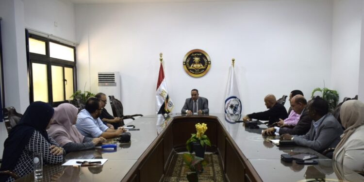 اجتماعًا موسعًا لمتابعة الاستعدادات النهائية لانطلاق العام الجامعي الجديد بجامعة العريش