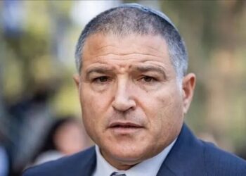 زيني في واشنطن سرًا.. رئيس الشاباك يفتح قناة أمنية حساسة مع الـFBI بعيدًا عن الأضواء