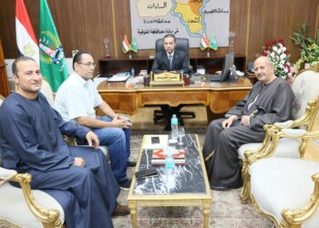 محافظ المنوفية يلتقي أعضاء اللجنة النقابية المهنية للفلاحين لتعزيز سبل التعاون وبحث عدد من الموضوعات ذات الاهتمام المشترك ويؤكد دعمه الكامل للقطاع الزراعي