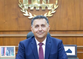 محافظ القليوبية يتابع جهود السيطرة على حريق بساحة تخزين كرتون بمصنع لصناعة الكرتون بالمنطقة الصناعية بمدينة العبور