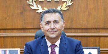 محافظ القليوبية يتابع جهود السيطرة على حريق بساحة تخزين كرتون بمصنع لصناعة الكرتون بالمنطقة الصناعية بمدينة العبور