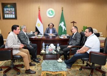 نواب الشرقية يهنئون محافظ الشرقية بالعيد القومي الـ١٤٥ ويؤكدون تضافر الجهود لخدمة المواطنين