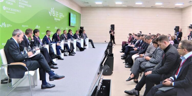 ميانمار تدعو المستثمرين الروس للمشاركة في المنتدى الاقتصادي الشرقي
