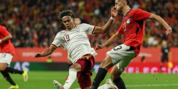 الفيفا يعاقب إسبانيا بعد أحداث مباراة مصر